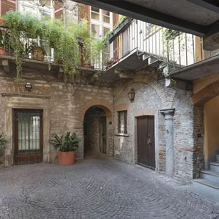 Stone Tower - 5 Minuti Dal Centro Storico Como