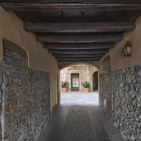 Appartamento Stone Tower - 5 Minuti Dal Centro Storico Côme